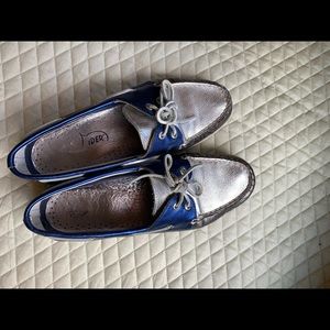 Sperry leather loafer